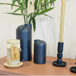 Ania Lysestage, Black