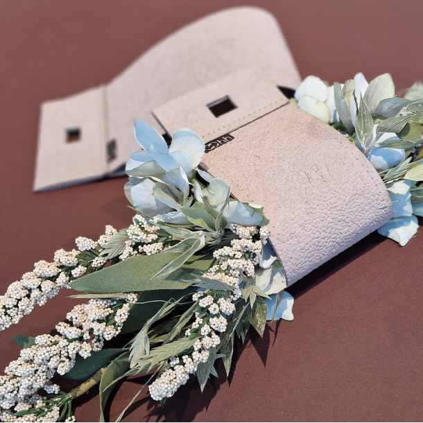 Flower Clutch, Black