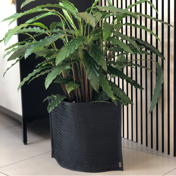 Mail Me XL - flat packed Flower Pot, Black