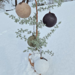 Gift box w/6 pulp balls, burnt olive