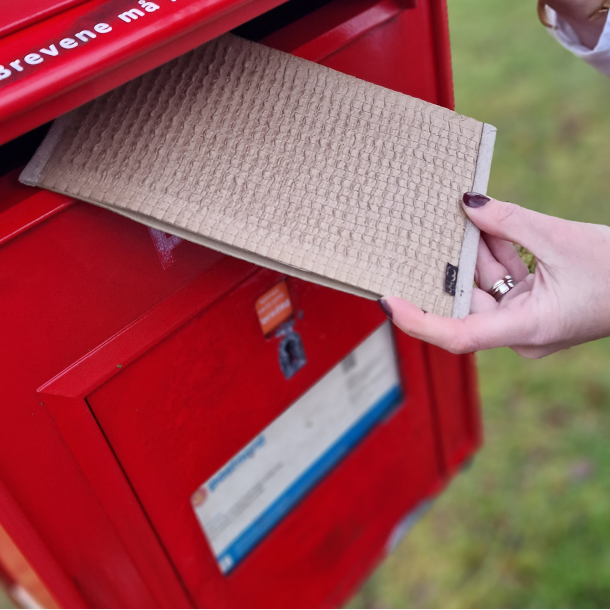 Mail Me - flat packed Flower Pot, Natural