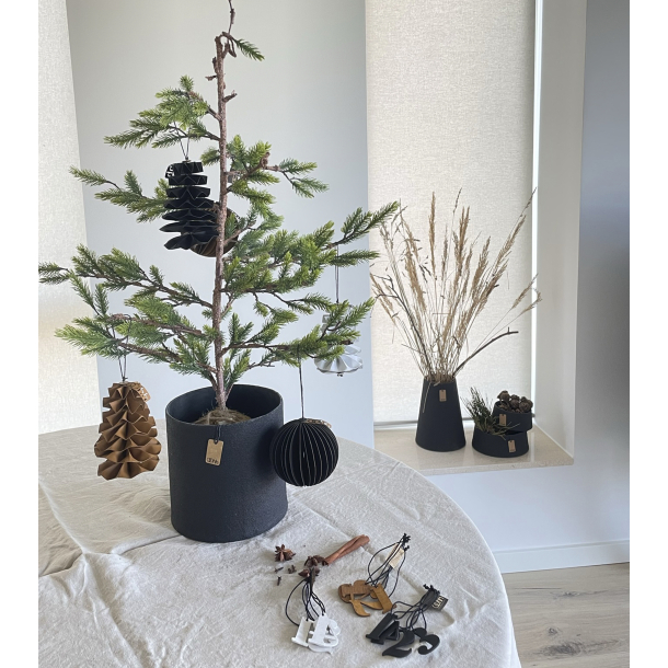 Paper Pine Cone, Black