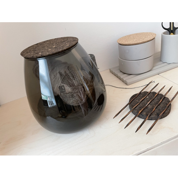 Valencia drop vase, Black