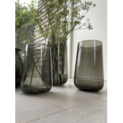 Valencia drop vase, Black