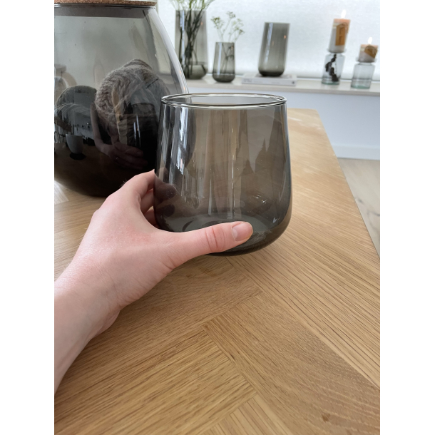 Valencia drop vase, Black