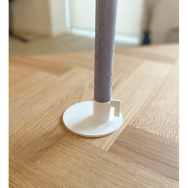 Vienna candle holder. White