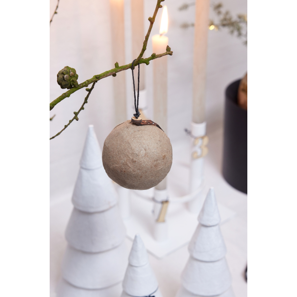 Gift box w/6 pulp balls, natural