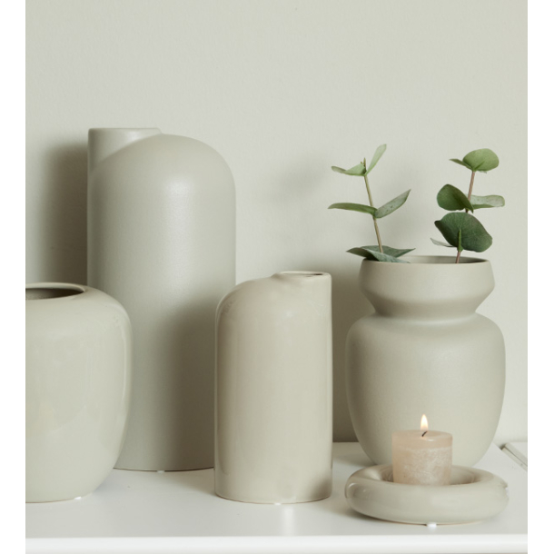 Anna keramik vase lav med glossy finish, Sand