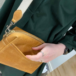 Tracolla Large, Viachietta Mou