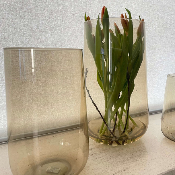 Valencia drop vase, Champagne