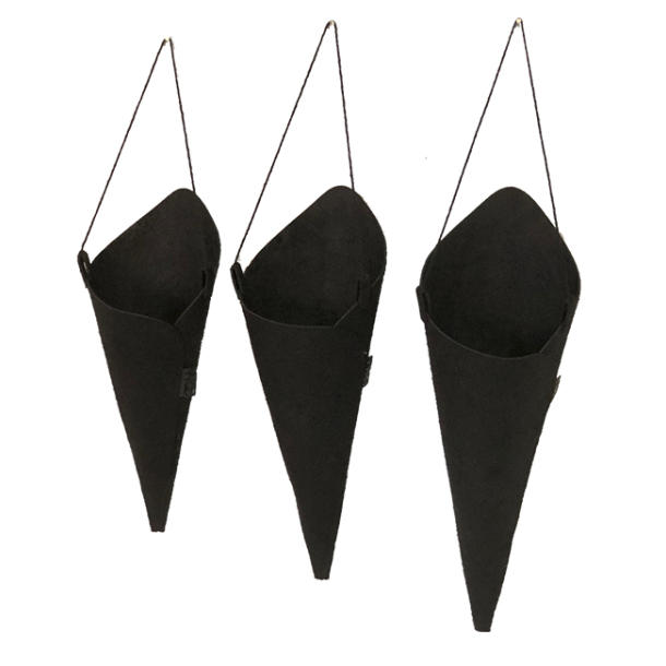 Hanging cone, eco-felt. Black