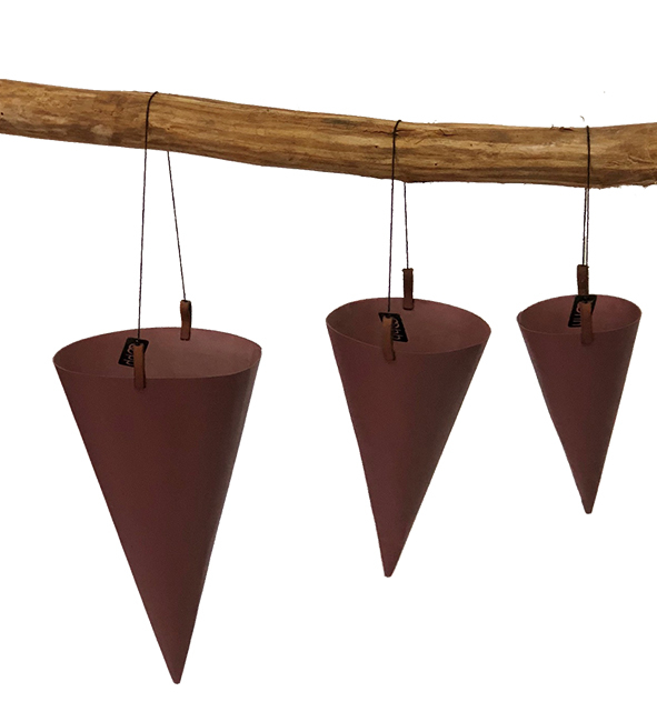 Hanging cones, Paper Wine (Kopi)