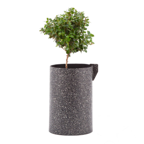 Hndmalet, Granite vase,