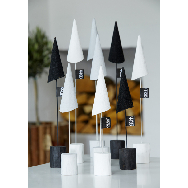 Juletr med sand finish p trfod, Hvid