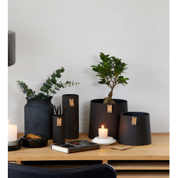 Konisk papirspotte med cement finish, Black