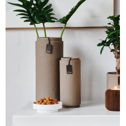 Madrid cylinder vase. Zero Waste, Lysebrun