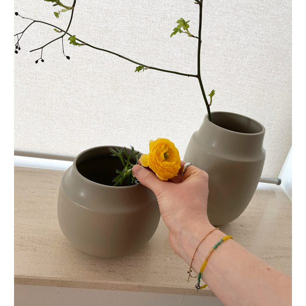 AYA pot/vase sand finish, Sand