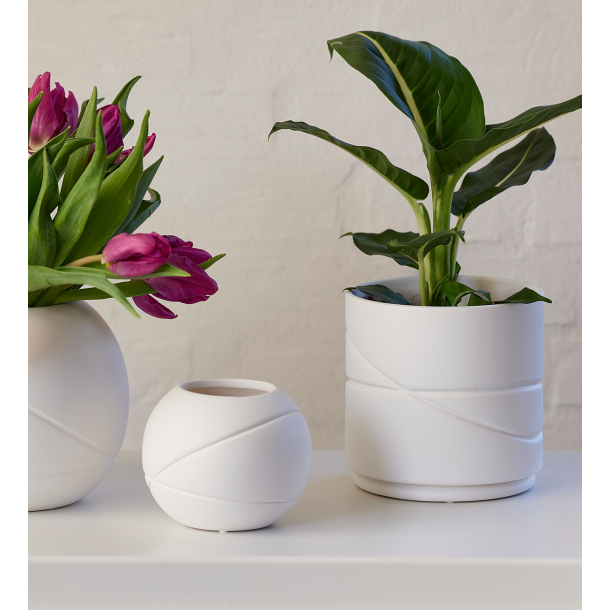 Water Flow Pot, Black