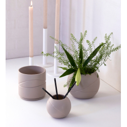 Water Flow Pot, Black