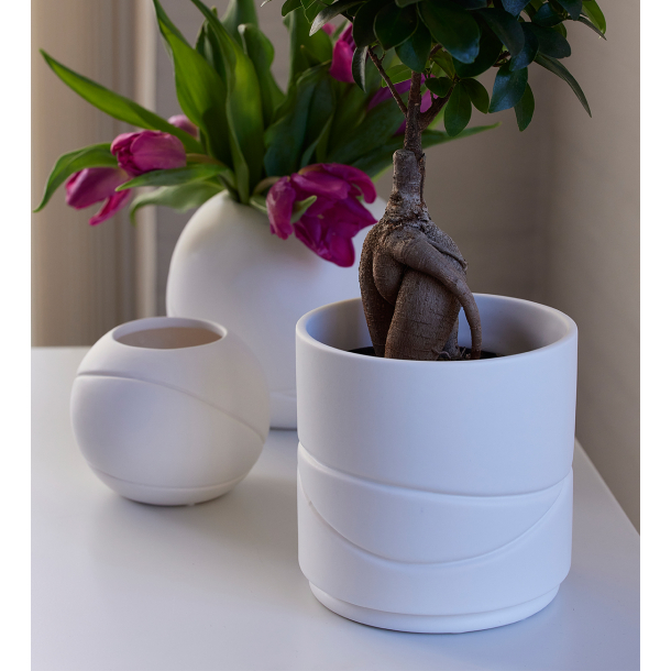 Water Flow Pot, Black