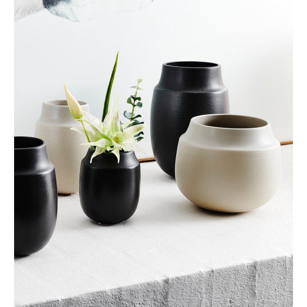 AYA vase mini, sand finish, Black