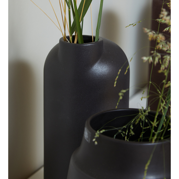 Anna keramik vase lav med sand finish, Black