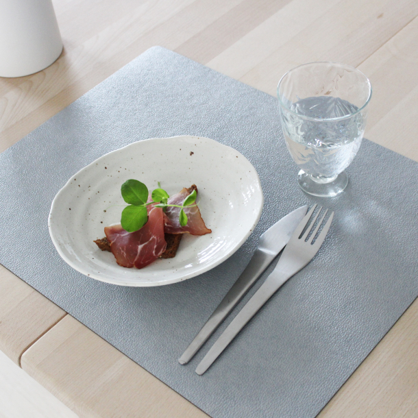 La Paper Coaster, Latte