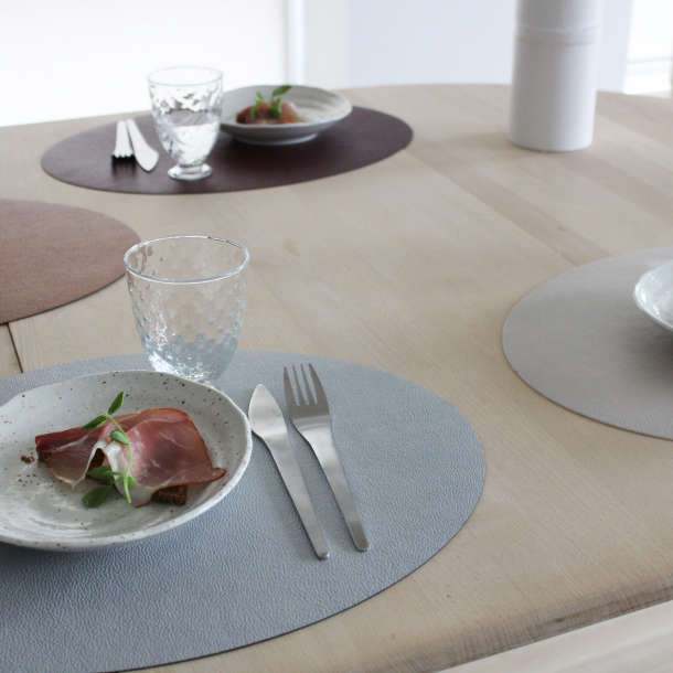 La Paper Coaster, Latte