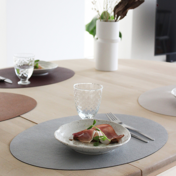 La Paper Coaster, Latte